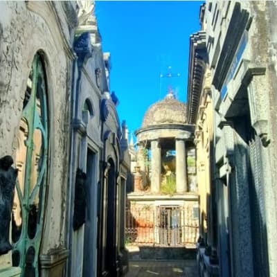 Dibujando en el cementerio de recoleta